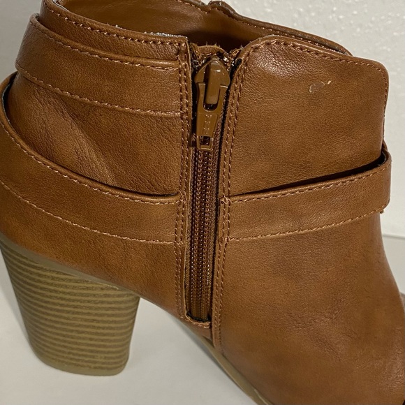 LC Lauren Conrad BonBon Cognac Brown Ankle Boots Size 8.5M - Picture 9 of 11